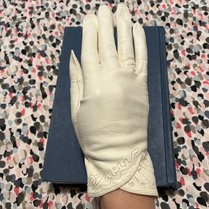 Vintage Ivory Evening Gloves with Embellished Stitching